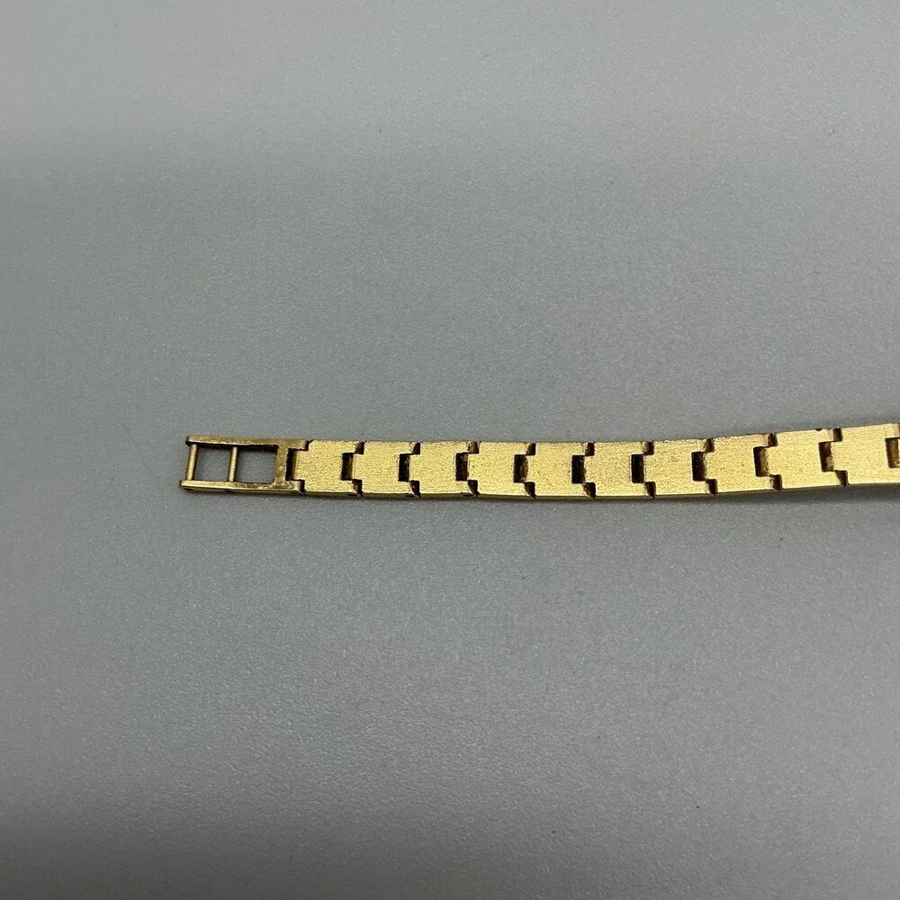 Vintage Bucherer Womens Watch 16mm Gold Tone Dial 573 2 57 New Battery 6.75